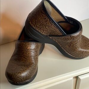Dansko Brown and Black Embossed Mules